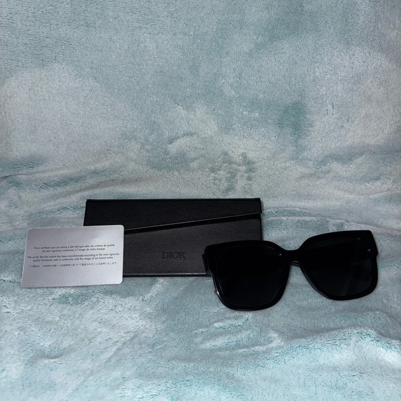 Authentic Christian Dior Elegant Black Sunglasses - Picture 1 of 8